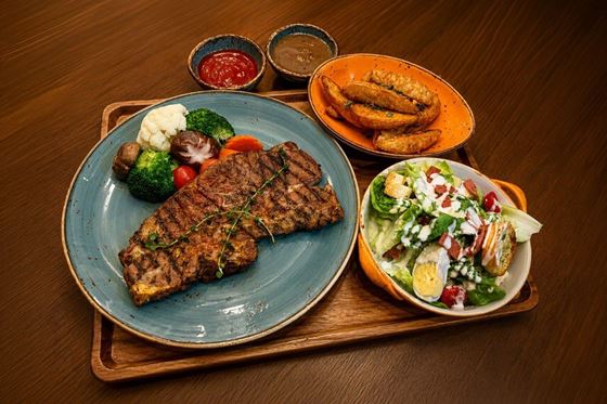 60th Anniversary - Charcoal Grilled Lamb Shoulder and Smoky Barbecue Sauce - アマリ ジョホール バル